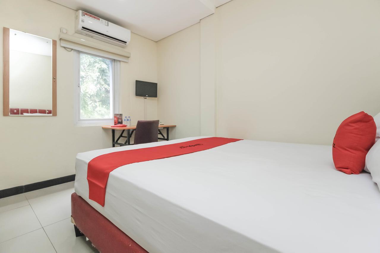 Reddoorz Plus @ Jalan Pemuda Yakarta Exterior foto