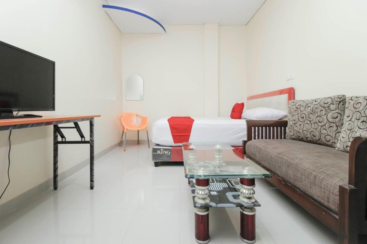 Reddoorz Plus @ Jalan Pemuda Yakarta Exterior foto