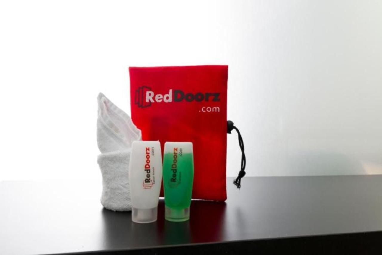 Reddoorz Plus @ Jalan Pemuda Yakarta Exterior foto