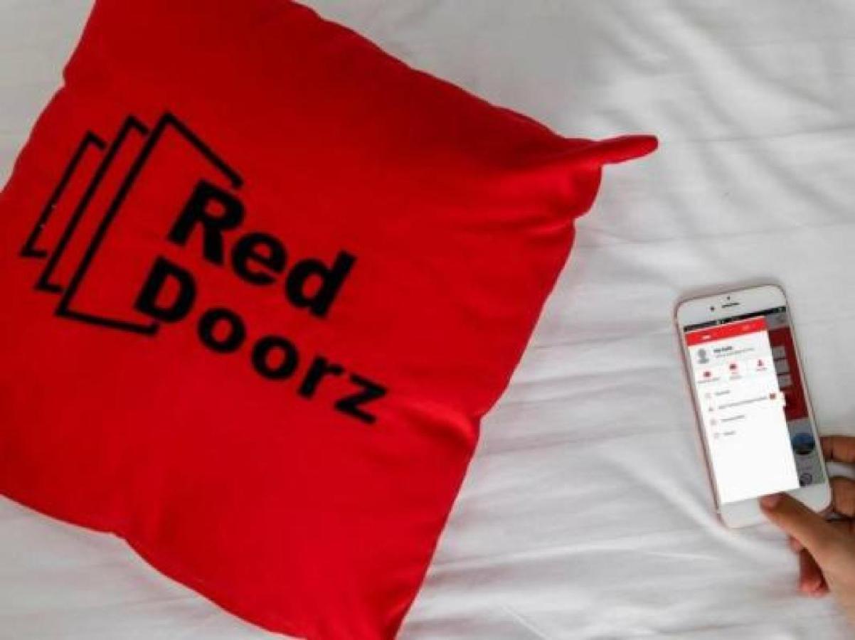 Reddoorz Plus @ Jalan Pemuda Yakarta Exterior foto